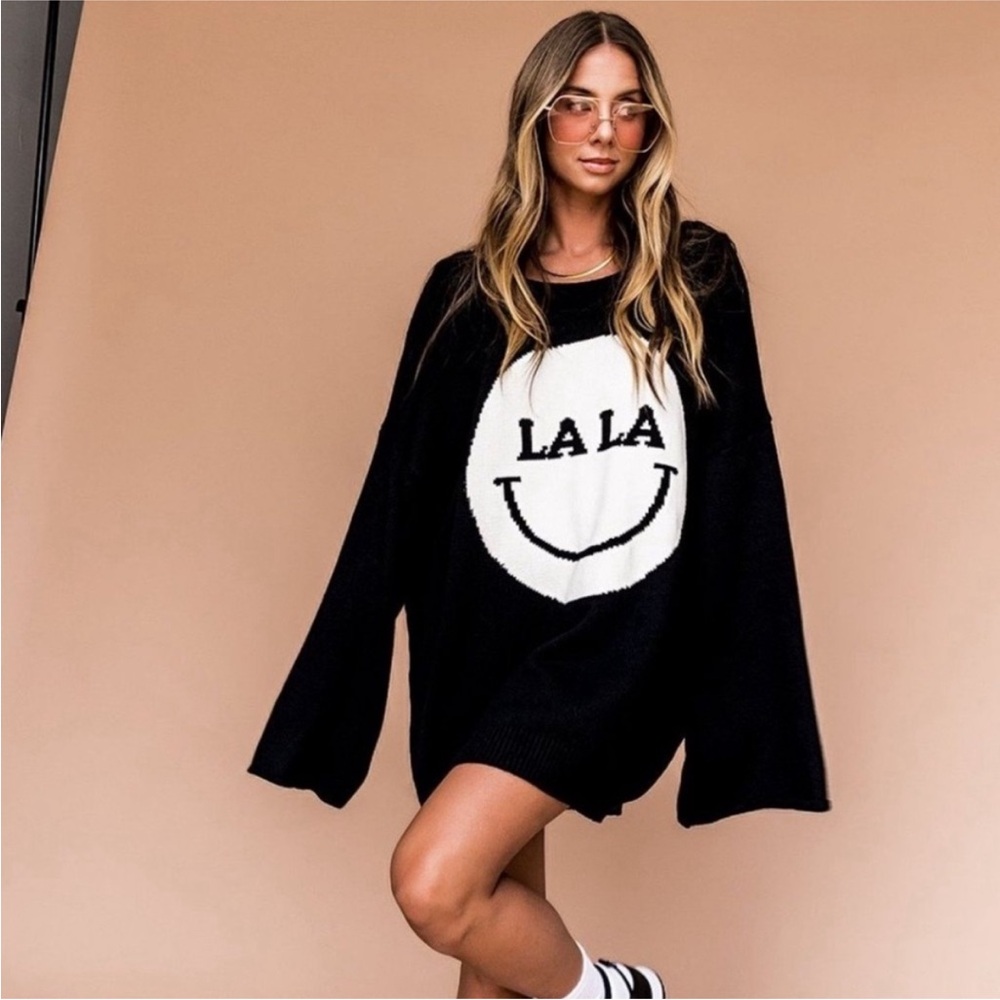Dressed in LALA Black oversized Smiley Face Sweater M